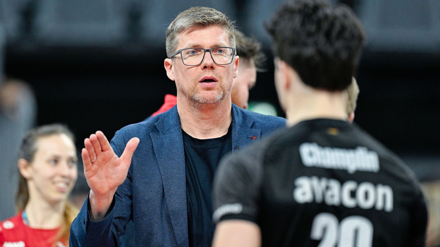 Trainer Stefan Hübner und die SVG Lüneburg verloren auch das zweite Finalspiel gegen Piacenza. (Archivbild) Foto: Uwe Anspach/dp
