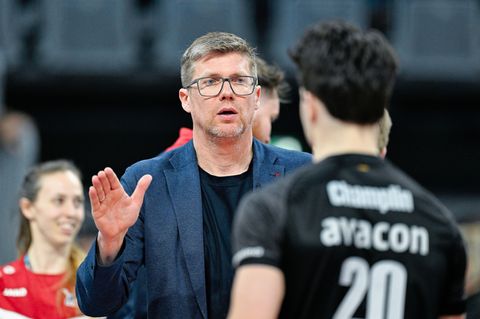 Trainer Stefan Hübner und die SVG Lüneburg verloren auch das zweite Finalspiel gegen Piacenza. (Archivbild) Foto: Uwe Anspach/dp