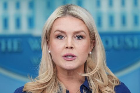 Leavitt: Angriffe auf Frachter sind kein Verstoß gegen Waffenruhe. (Archivbild) Foto: Alex Brandon/AP/dpa