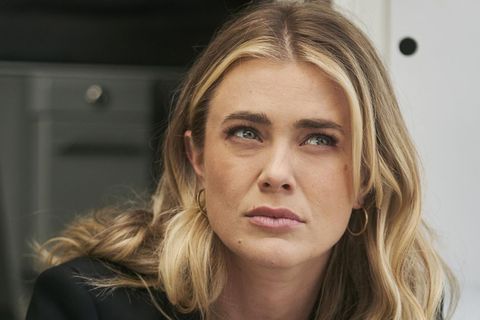 Die Profilerin Rebecca "Bex" Henderson (Melissa Roxburgh) ist in der Serie "The Hunting Party – Die Mörderjagd" auf der Jagd nach Schwerverbrechern, die aus einem geheimen Supergefängnis ausgebrochen sind. Jede Folge der US-Crime-Serie widmet sich einem Übertäter, den "Bex" zur Strecke bringen muss.