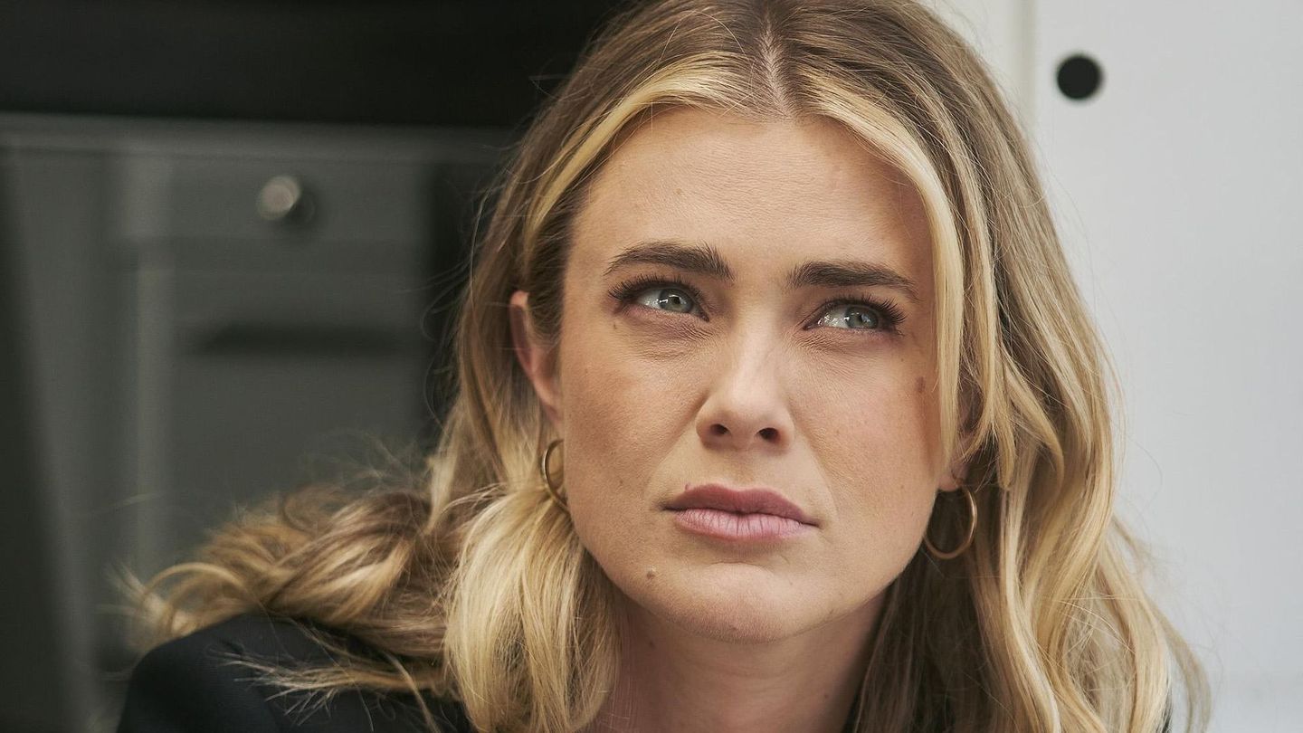 Die Profilerin Rebecca "Bex" Henderson (Melissa Roxburgh) ist in der Serie "The Hunting Party – Die Mörderjagd" auf der Jagd nach Schwerverbrechern, die aus einem geheimen Supergefängnis ausgebrochen sind. Jede Folge der US-Crime-Serie widmet sich einem Übertäter, den "Bex" zur Strecke bringen muss.