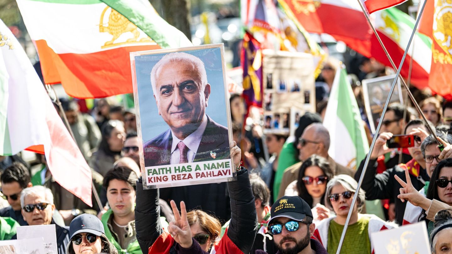 Iran-Krieg: Schah-Sohn Pahlavi für politische Gespräche in Berlin