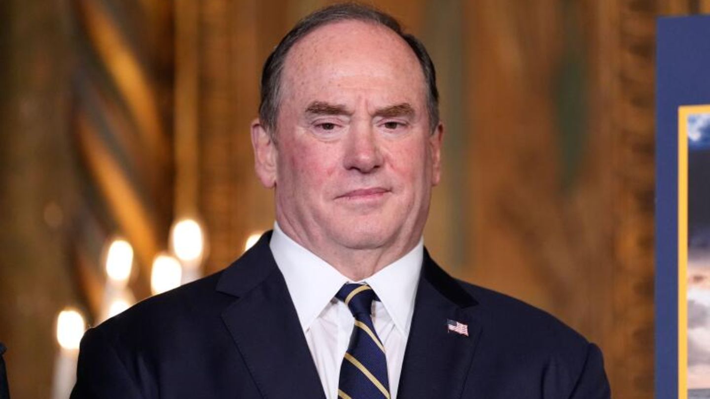 Hegseth zieht durch: Köpferollen im US-Millitär geht weiter: Chef der Navy Phelan tritt ab