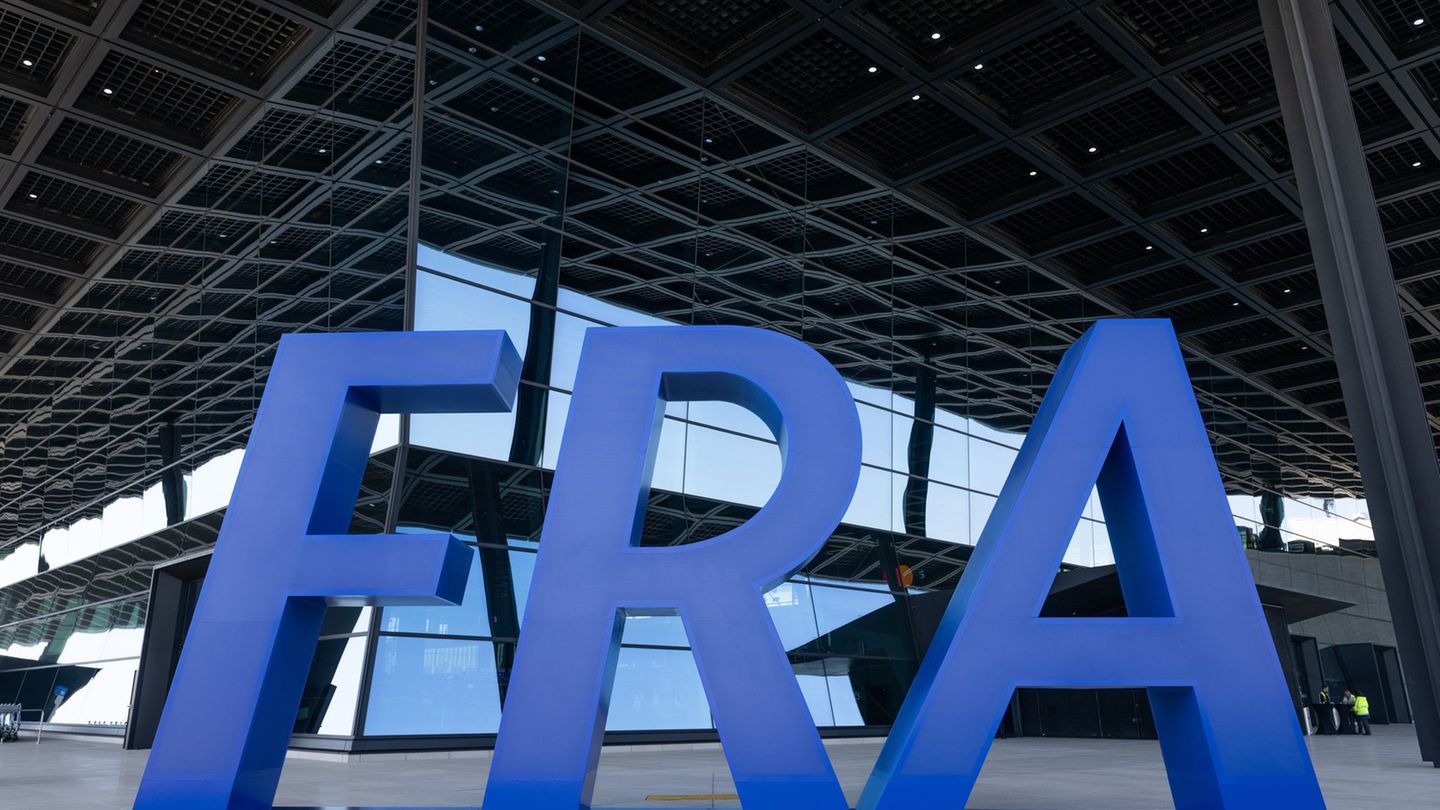 Ausbau des Flughafens: Erste Passagiere im Frankfurter Terminal 3 angekommen