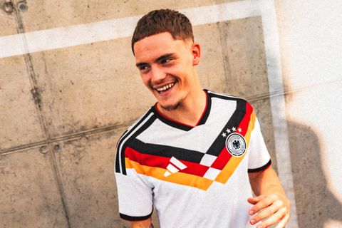 WM-Trikot 2026: Florian Wirtz im neuen Heimtrikot der DFB-Elf