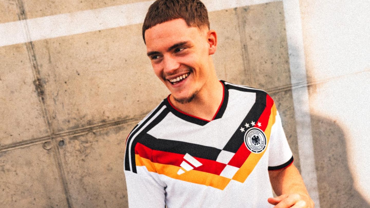 Public Viewing: Fußballfieber: In diesen WM-Trikots macht das Feiern noch mehr Spaß