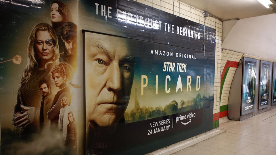 Star Trek wurde den 1960er-Jahren immer wieder neu aufgelegt. In der 2020 erschienen Forstetzung zeigt Sir Patrick Stewart, wie er seine Kult-Rolle als Jean-Luc Picard wieder aufleben lässt