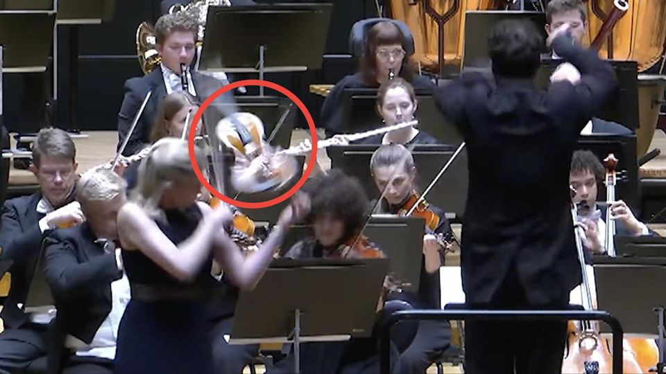 Enthusiastischer Dirigent haut Solistin Millionen-Geige aus der Hand