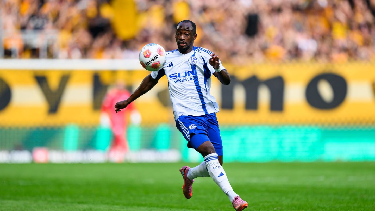 Verlässt den FC Schalke 04 im Sommer: Christopher Antwi-Adjei. (Archivbild) Foto: Robert Michael/dpa