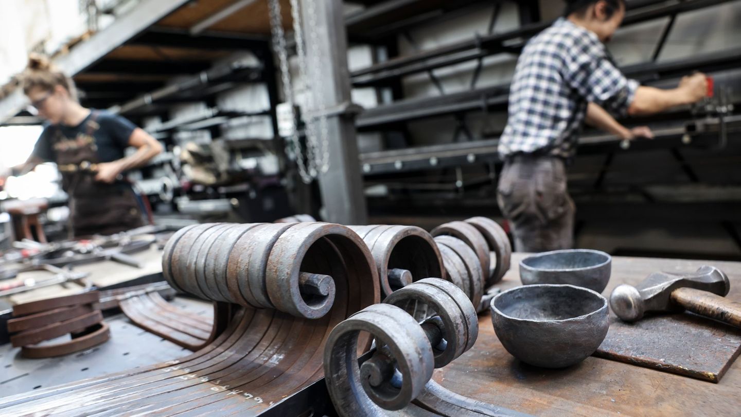 Annähernd 114.000 Menschen waren in Hamburg im Handwerk tätig. (Archivbild) Foto: Christian Charisius/dpa