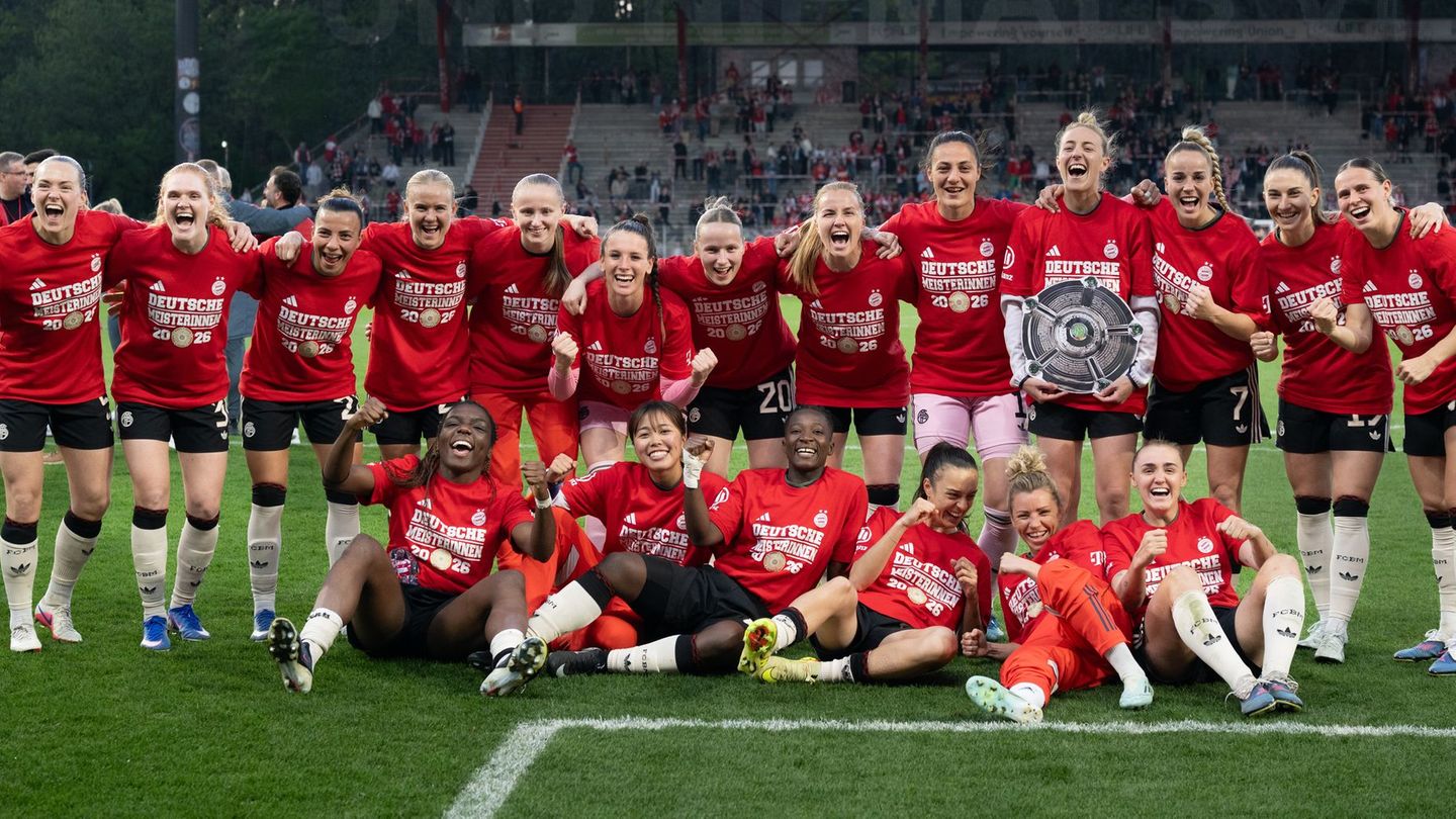 Ein bisschen feiern, aber dann ging der Blick schon auf die kommenden Aufgabe, die FC Barcelona heißt. Foto: Soeren Stache/dpa