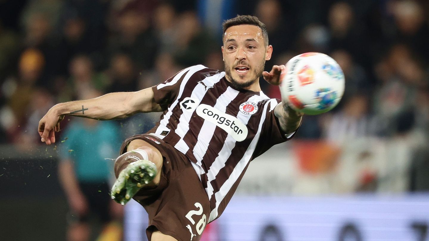 Fällt lange aus: Mathias Pereira Lage vom FC St. Pauli. Foto: Christian Charisius/dpa