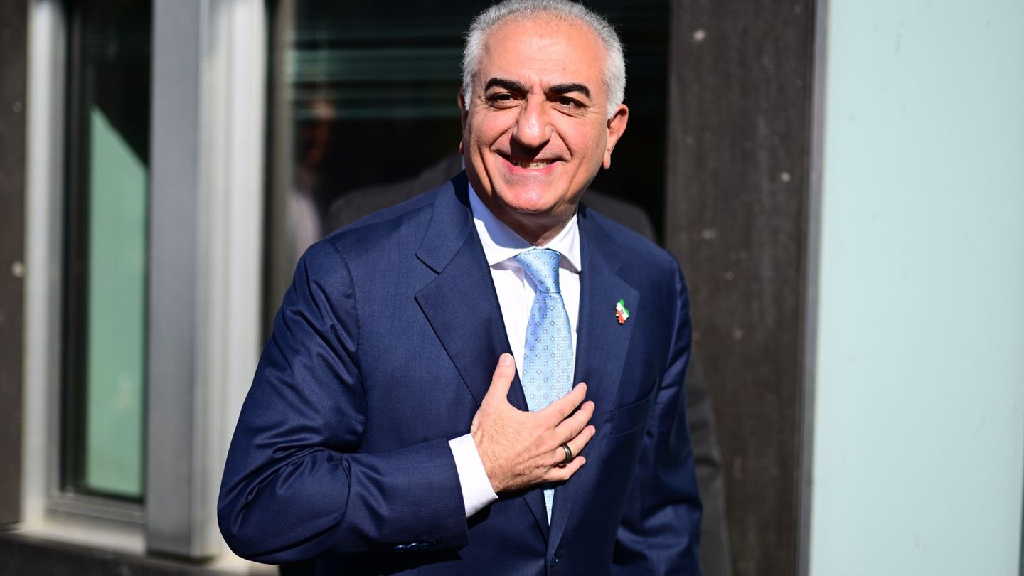 Schah-Sohn Reza Pahlavi besucht Berlin. Foto: Sebastian Christoph Gollnow/dpa