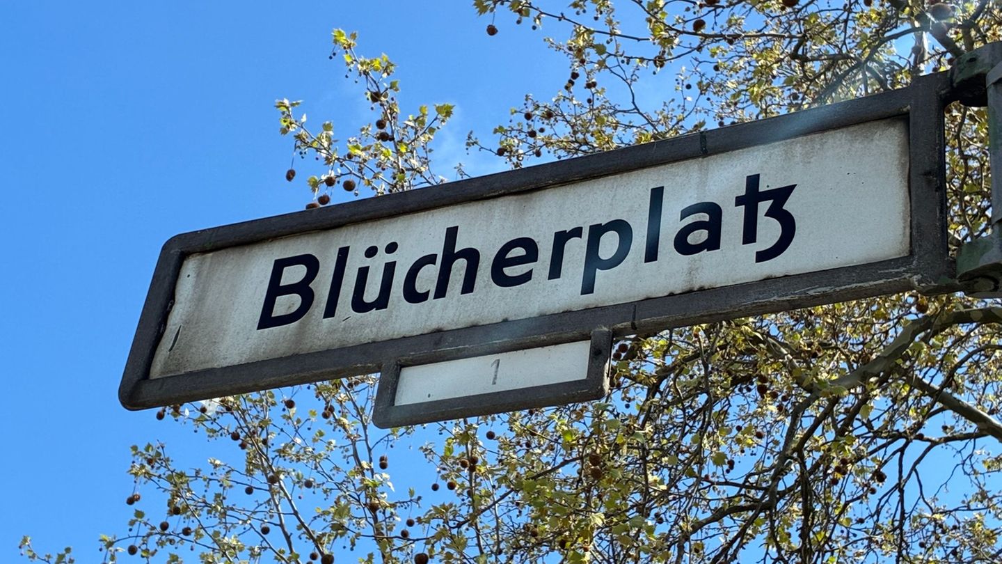 Der Platz soll umbenannt werden. Foto: Caroline Bock/dpa