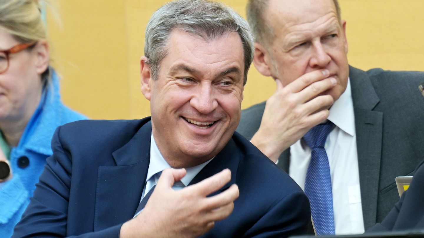 Markus Söder zeigt sich wieder ohne Bart im Landtag. Foto: Malin Wunderlich/dpa