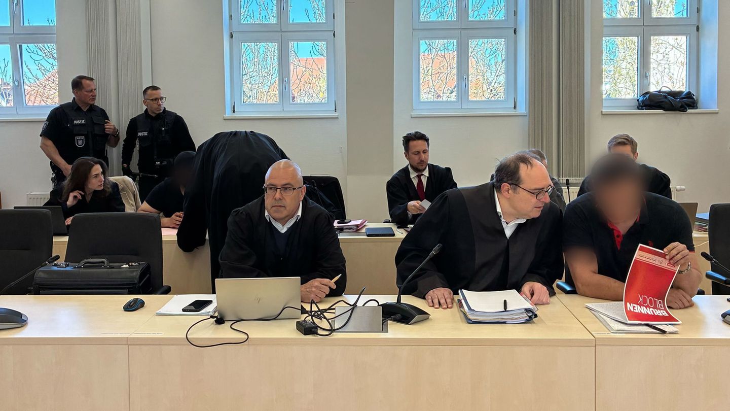 Unter anderem, weil sie eines der größten bis dahin in Deutschland bekannten illegalen Methamphetamin-Labore betrieben haben sol