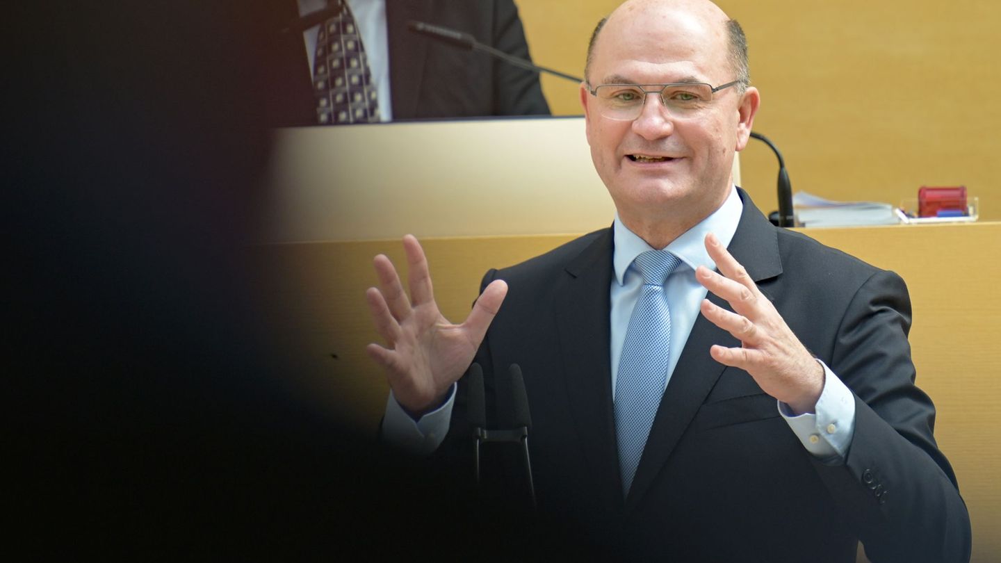 Bayerischer Landtag: 168,5 Milliarden: Landtag beschließt Haushalt