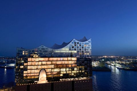 Die Elbphilharmonie feiert im Januar 2027 zehnjähriges Jubiläum. Nun hat der Intendant die kommende Saison vorgestellt. Foto: Ch