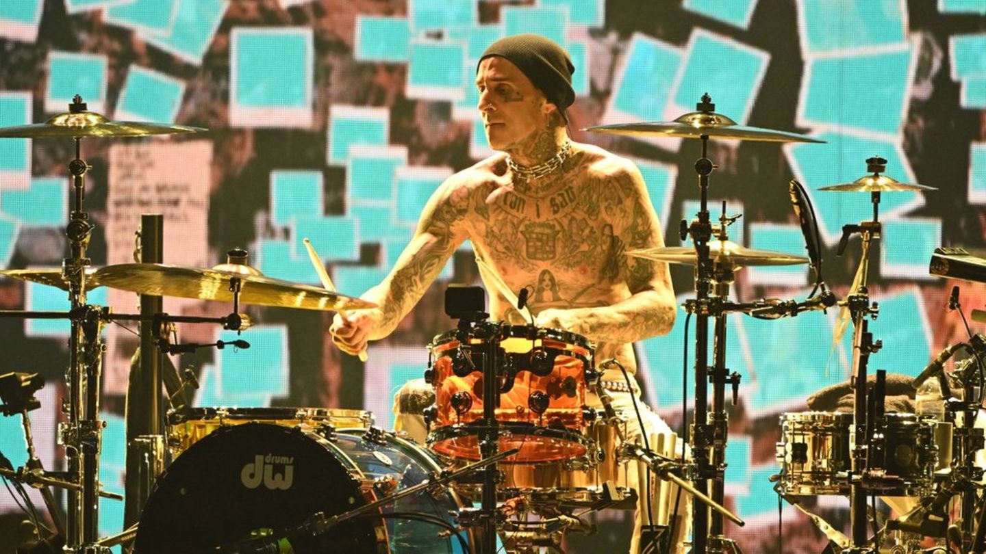Travis Barker: Er spricht in neuer Doku über Flugzeugabsturz