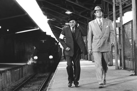 Gemeinsam mit seinem Buchhändler Stern (Ben Kingsley, links) will Oskar Schindler (Liam Neeson) das Leben der Juden retten.