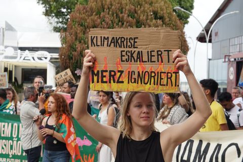 Fridays for Future will am Freitag mit einem deutschlandweiten Aktionstag für eine andere Klimapolitik demonstrieren. (Archivbil
