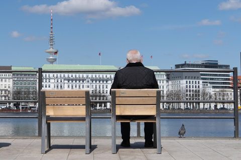 Die Rentenlücke ist der Unterschied zwischen letztem Einkommen und Rentenhöhe