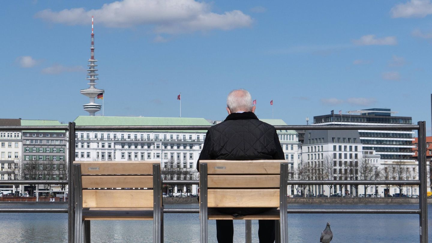 Die Rentenlücke ist der Unterschied zwischen letztem Einkommen und Rentenhöhe