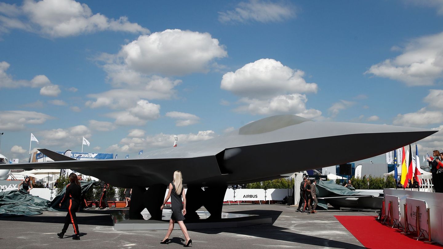 Luftkampfsystem der Zukunft: Macron: Kampfjet-Projekt FCAS nicht gescheitert