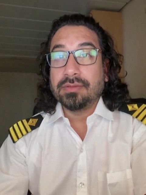 Ein Kapitän in der Straße von Hormus erzählt von seiner Situation.