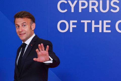 Aus Sicht von Macron ist das Rüstungsprojekt FCAS nicht am Ende. Foto: Yves Herman/Reuters Pool via AP/dpa