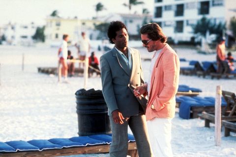 Die Hauptdarsteller von „Miami Vice“ stehen auf einem Bootssteg