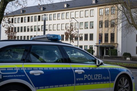 Der Polizei gelang nach eigenen Angaben ein Schlag gegen Drogendealer. (Symbolbild) Foto: Harald Tittel/dpa