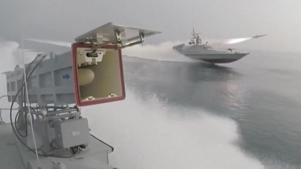 Iran setzt Schnellboote mit Raketen ein