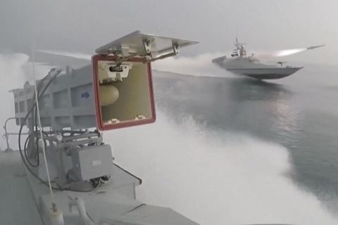 Iran setzt Schnellboote mit Raketen ein