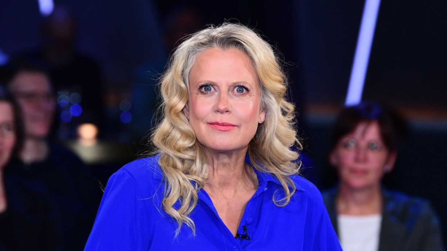 Barbara Schöneberger zeigt sich jetzt auch auf YouTube.