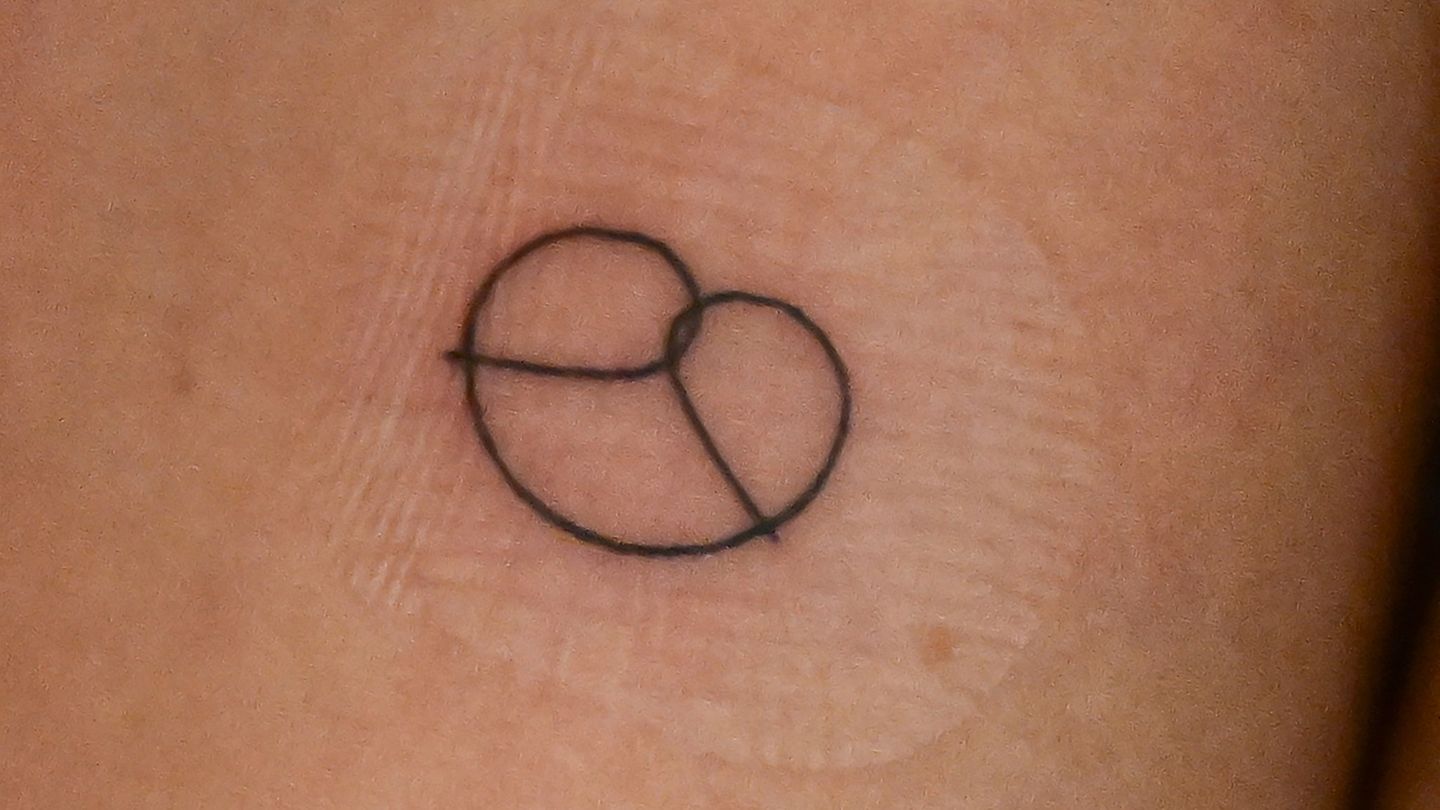Disziplinarverfahren: Disziplinarverfahren wegen Brezel-Tattoo gegen Polizisten