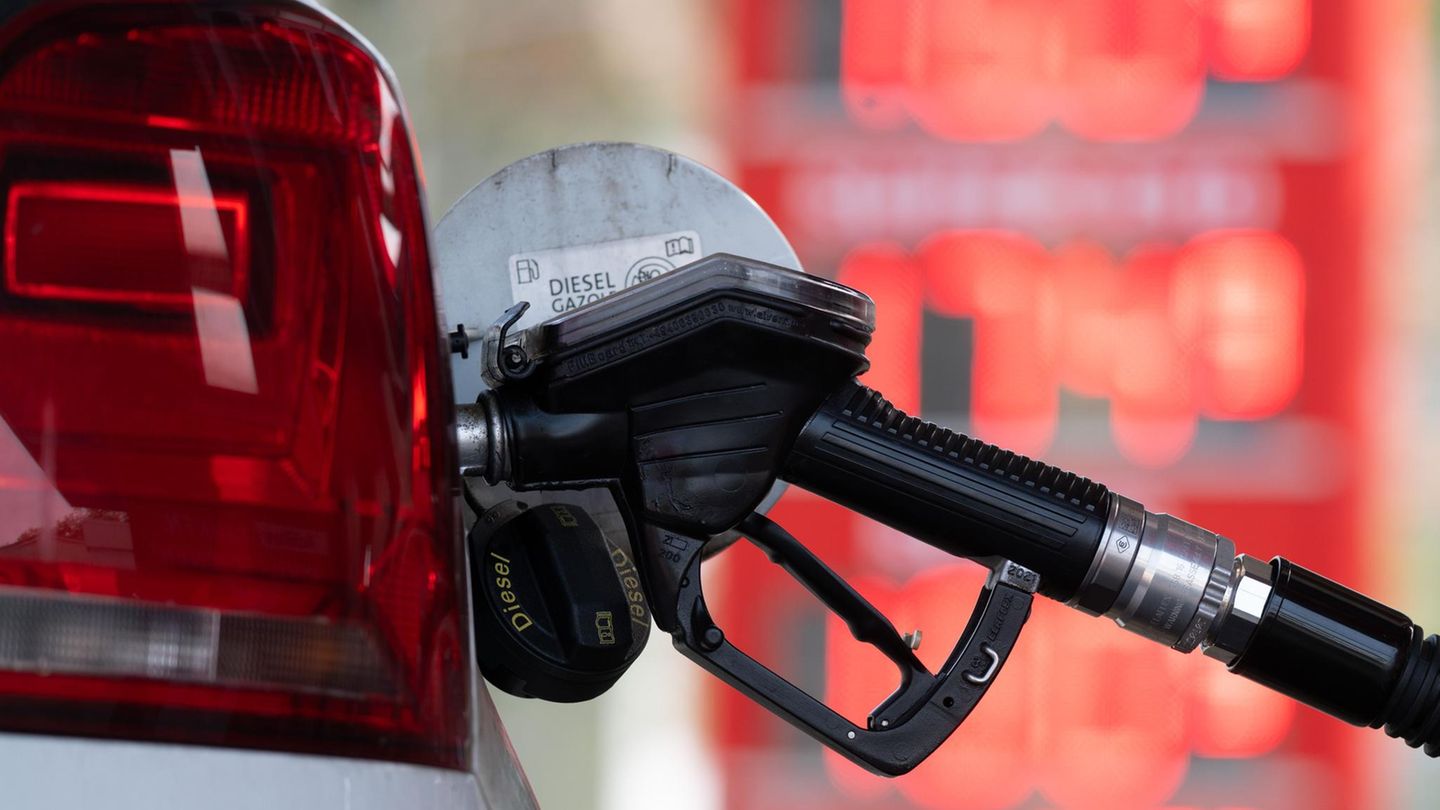 17 Cent pro Liter: Bundestag beschließt Tankrabatt