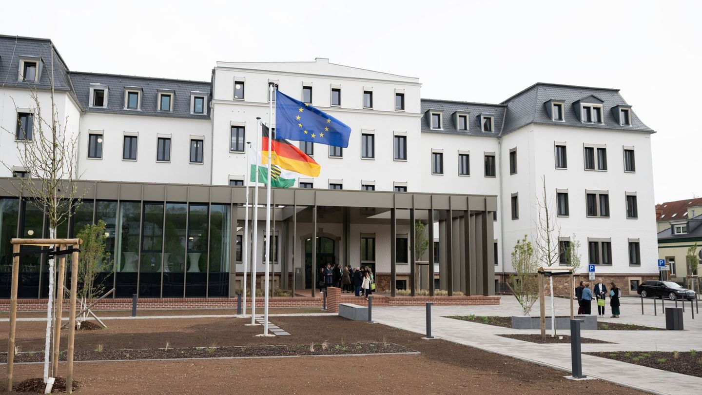 Nach Kritik des sächsischen Landesrechnungshofs an der Vergabe von Fördermitteln wurden dem DSM bereits bewilligte Fördermittel