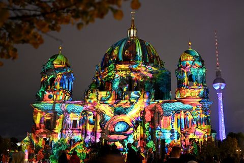 So wie 2025 in Berlin sollen im Herbst auch Gebäude in Braunschweig strahlen. (Archivbild) Foto: Lilli Förter/dpa