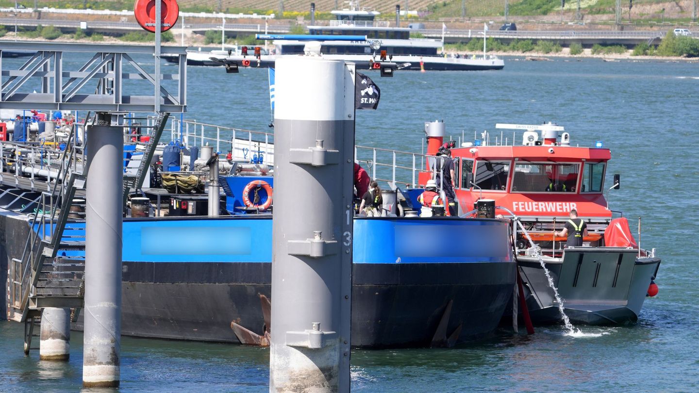 Das Schiff berührte den Grund des Flusses. (Symbolbild) Foto: Thomas Frey/dpa