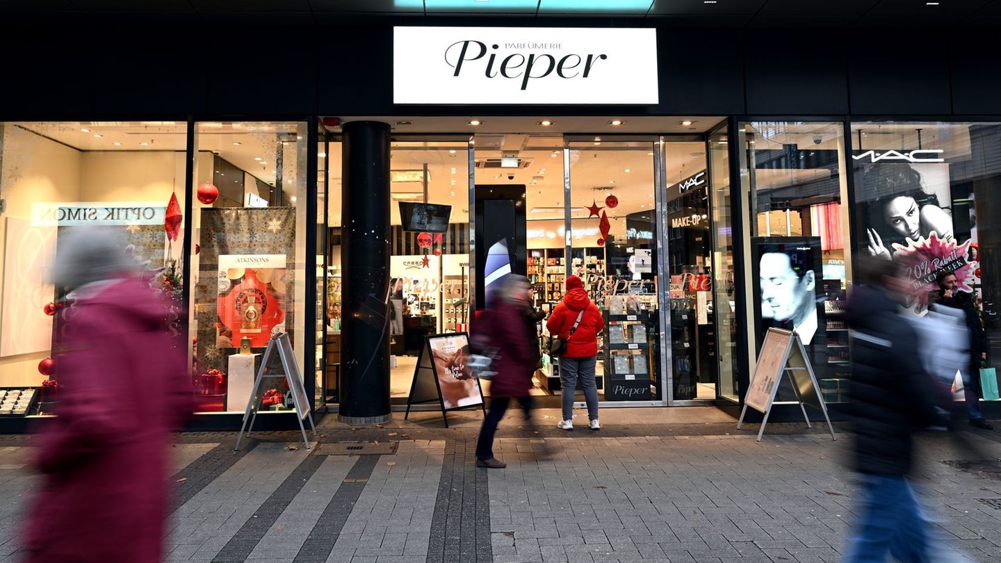 Die Parfümerie Pieper hat mehr als 100 Filialen in Deutschland. Foto: Federico Gambarini/dpa