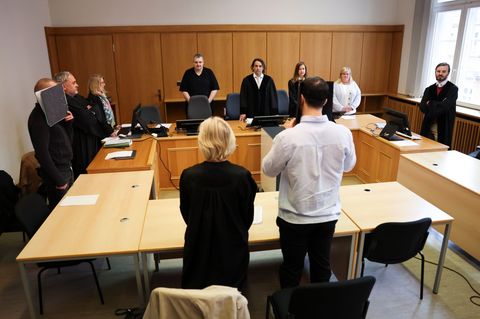 Zwei Männer, die beim Schmuggeln und Vertreiben von Kokain geholfen haben sollen, sind in Hamburg verurteilt worden. Foto: Chris