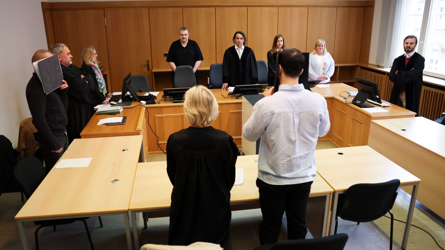 Zwei Männer, die beim Schmuggeln und Vertreiben von Kokain geholfen haben sollen, sind in Hamburg verurteilt worden. Foto: Chris