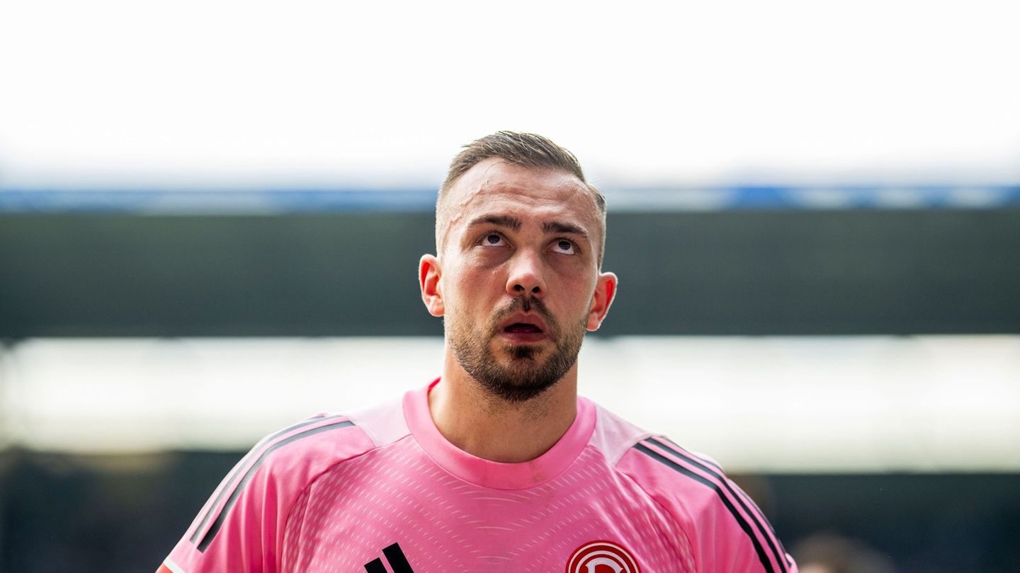 Im Visier von Werder: Düsseldorfs Torwart Florian Kastenmeier. (Archivbild) Foto: Julius Frick/dpa