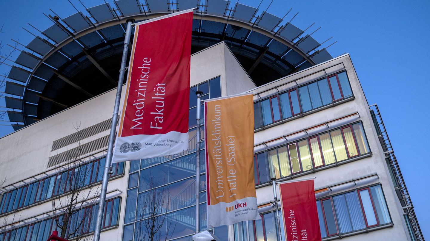 Die Uniklinik Halle hat eine kräftige Finanzspritze aus dem Corona-Sondervermögen des Landes erhalten. (Archivbild) Foto: Hendri