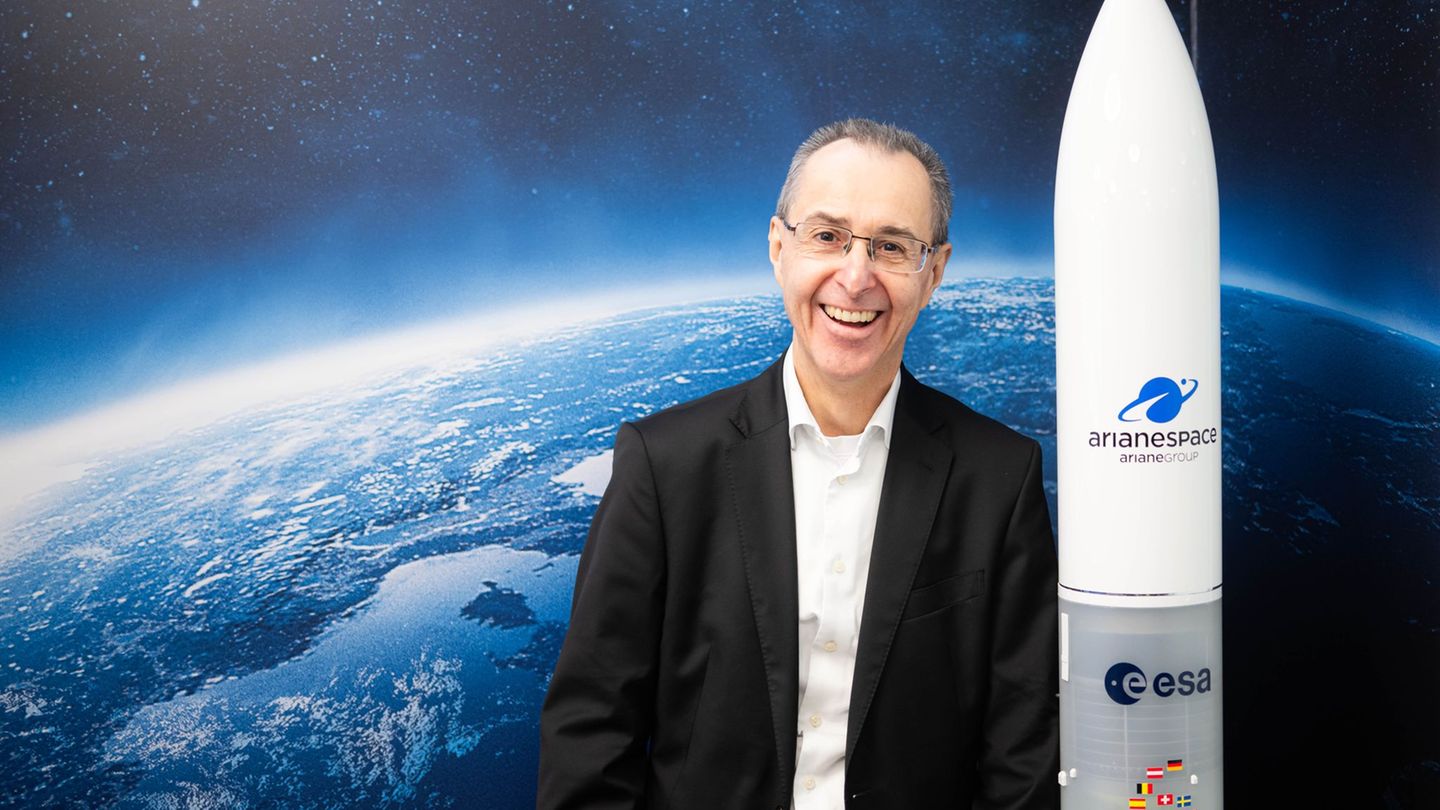 Pierre Godart hofft, bald mehr europäische Trägerraketen bauen zu können. Foto: Sina Schuldt/dpa