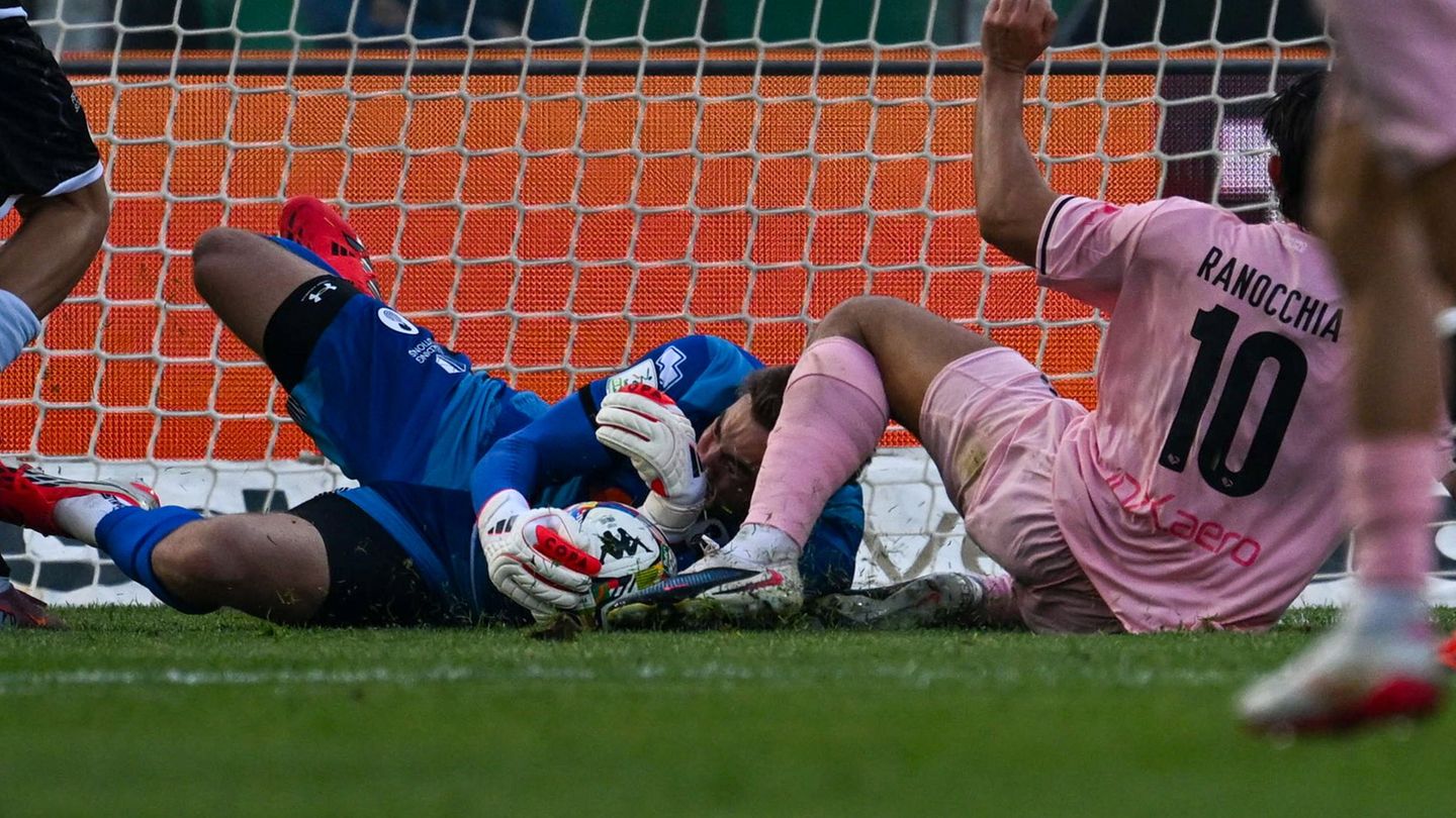 Halswirbelbruch nach Zusammenprall: Für Jürgen Klinsmanns Sohn Jonathan ist die Saison beendet. (Archivbild) Foto: Vincenzo Orla