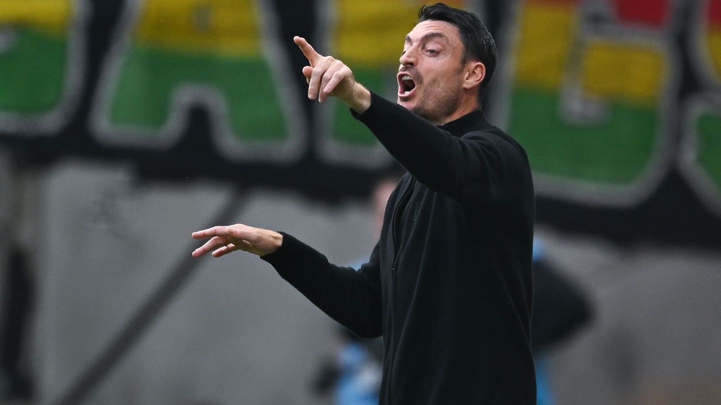 Bundesliga: Eintracht in Augsburg: Riera fordert Sieg für die Fans