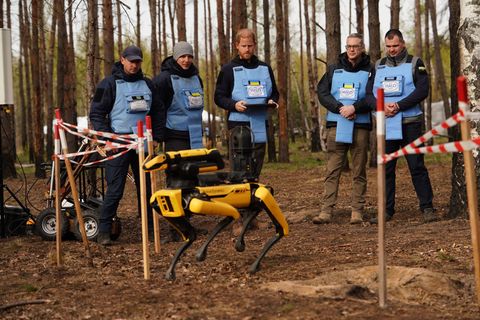 Prinz Harry war am Donnerstag überraschend in der Ukraine eingetroffen. Foto: -/Halo Trust/dpa