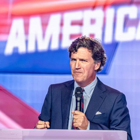 Tucker Carlson schwört Donald Trump ab und hofft nun auf Vizepräsident J.D. Vance, damit seine Version von America First doch noch Realität wird